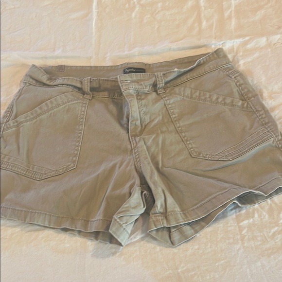 Light green Cargo Shorts sz 12 - Picture 1 of 8